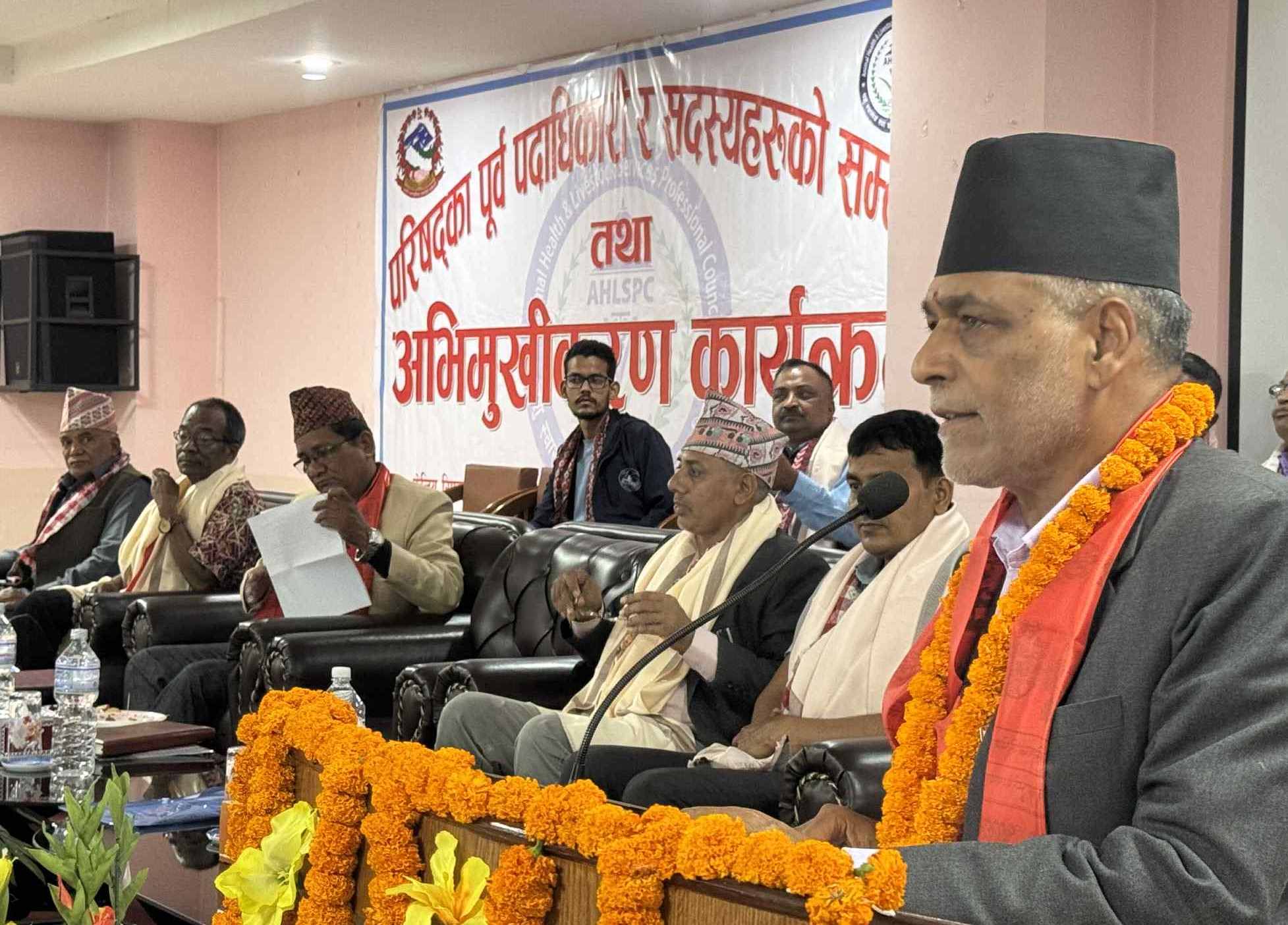 लम्पी स्किन नियन्त्रणका लागि तत्काल टोली परिचालन, प्राविधिक समस्यामा मन्त्रालय गम्भीर छ : कृषि मन्त्री अधिकारी