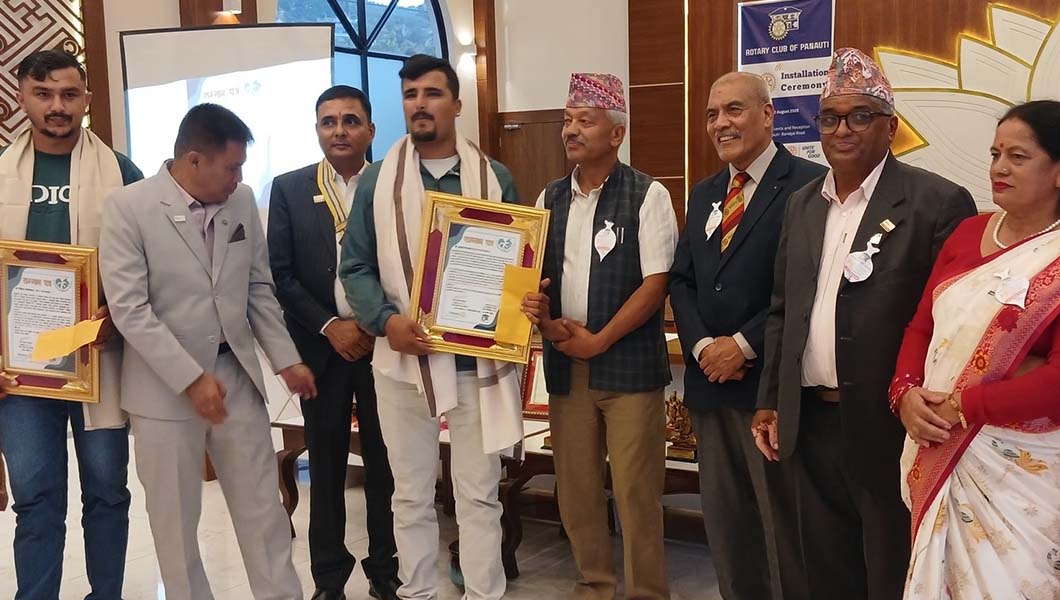 द्रोण–दुर्गा स्मृति रोटरी प्राबिधिक (पशु प्रजनन) सम्मानबाट उत्कृष्ट कृत्रिम गर्भाधानकर्ताहरु पुरस्कृत